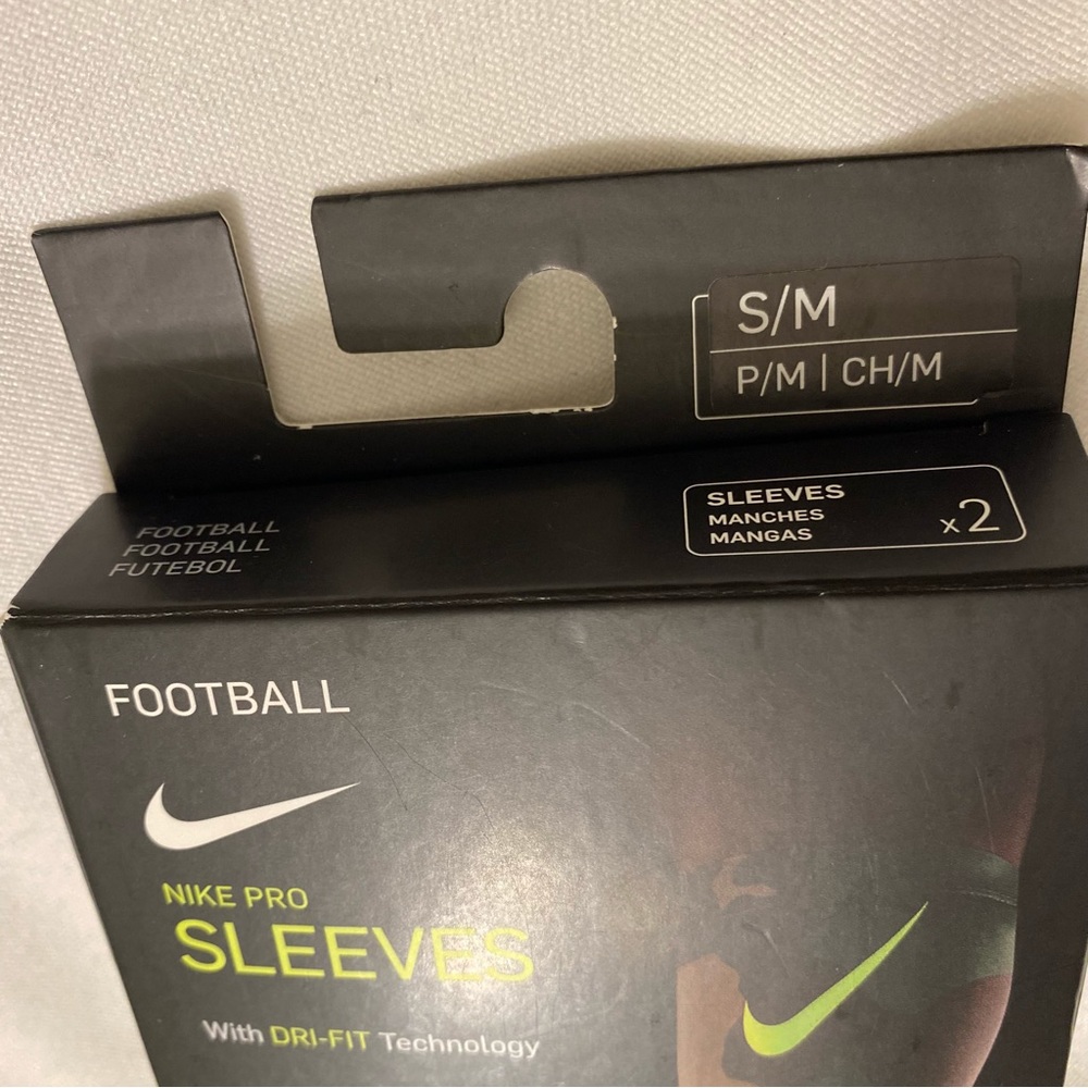 NIKE PRO SLEEVES W/DRI-FIT TECHNOLOGY SIZE S/M - Picture 3 of 5